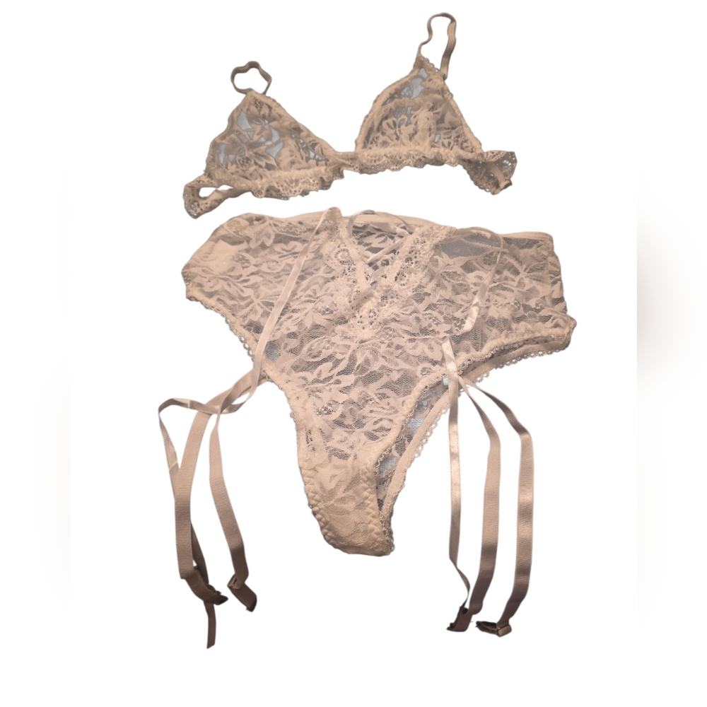 Elegant Cream Lace Lingerie Set